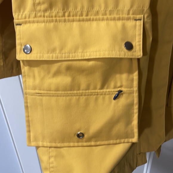 Women’s hooded jacket with pockets. - Picture 4 of 7